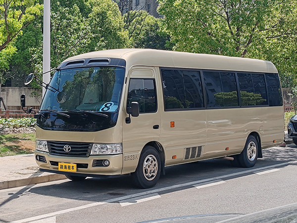 考斯特 23座